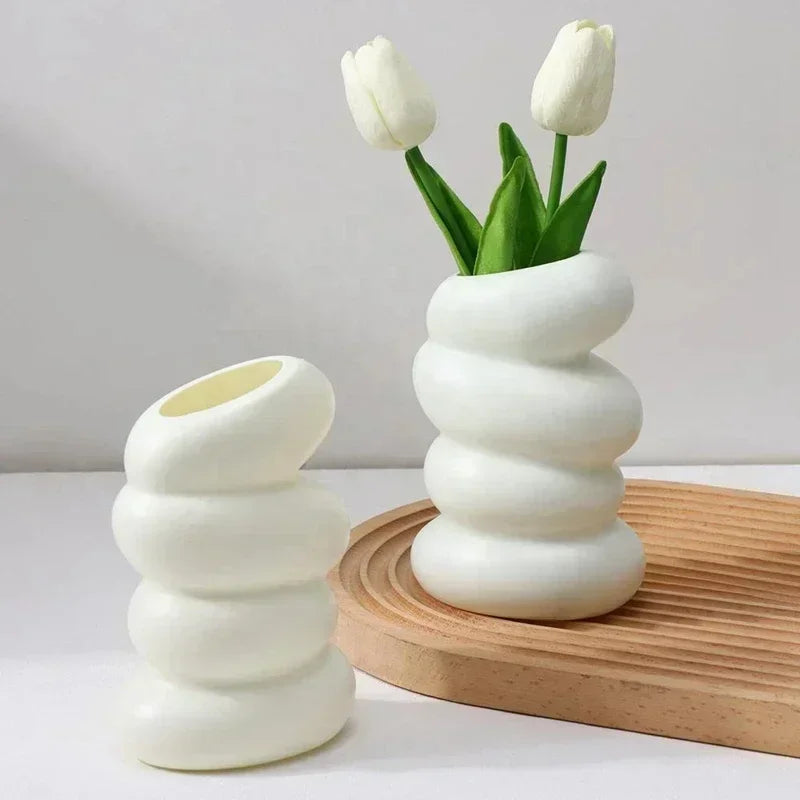 Nordische Spiralvase aus Kunststoff – Stilvolle Blumenvase für Wohnzimmer, Küche Schlafzimmer
