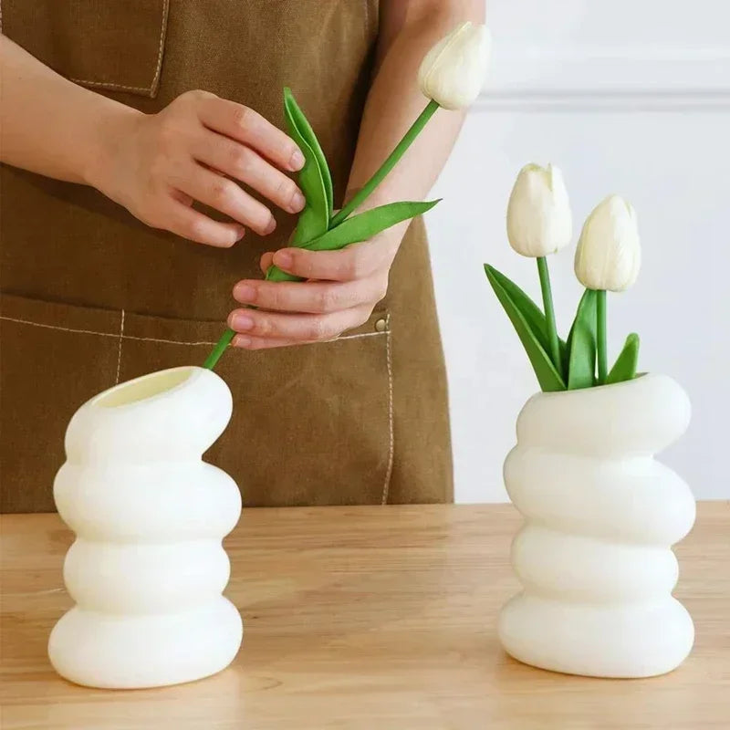 Nordische Spiralvase aus Kunststoff – Stilvolle Blumenvase für Wohnzimmer, Küche Schlafzimmer